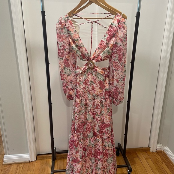 Long sleeve cut out backless maxi dress - Picture 2 of 4